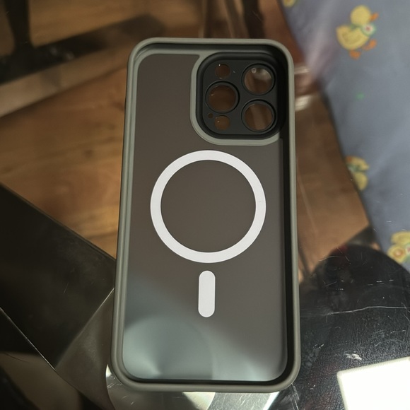 iphone 15 pro max screen protector - Picture 2 of 2